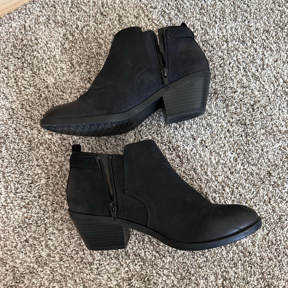 Ladies booties - Picture 2 of 3